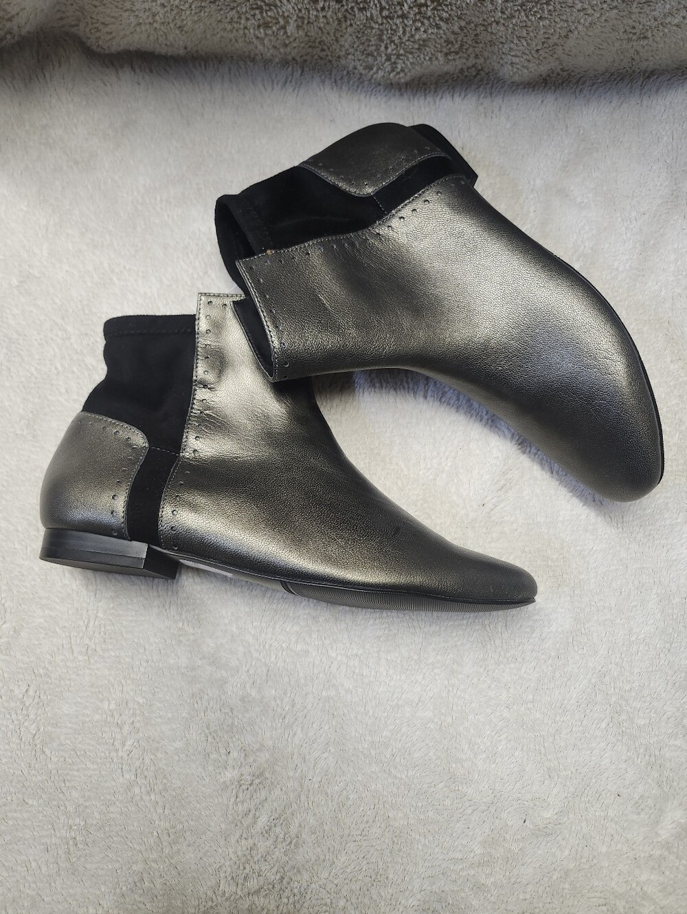 New Logo Lori Goldstein Metallic Gray Leather Gabbi Chelsea Ankle Boots Sz 7.5